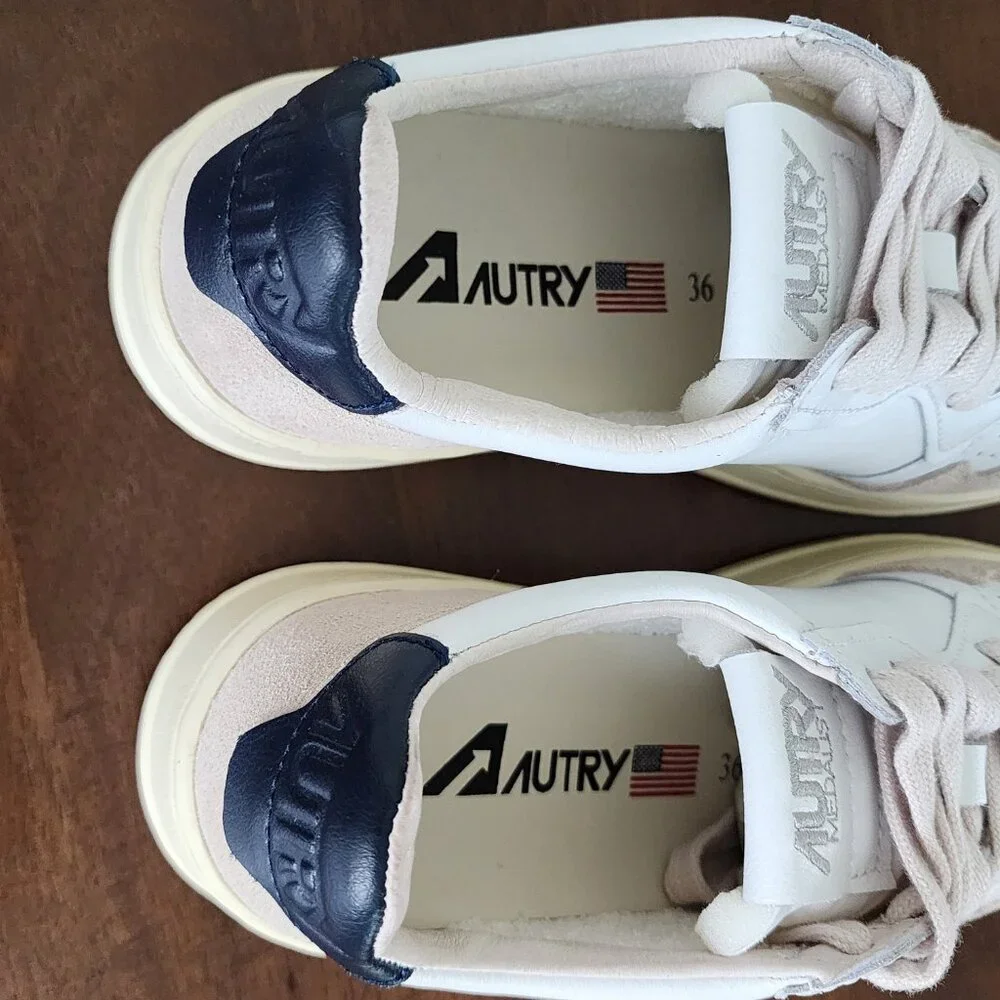NWT - Autry Medalist Low Women’s Sneakers in White Blue 👟💙 - Picture 6 of 11
